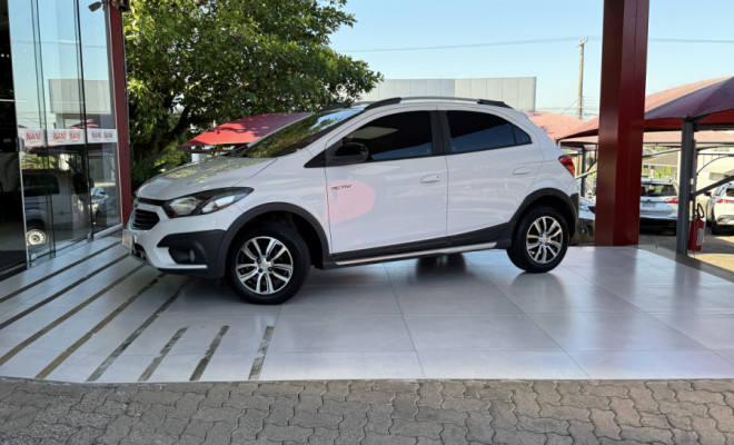 GM - Chevrolet ONIX HATCH ACTIV 1.4 8V Flex 5p Mec. 2017 Flex