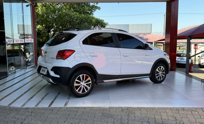 GM - Chevrolet ONIX HATCH ACTIV 1.4 8V Flex 5p Mec. 2017 Flex-2