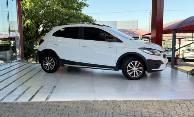 GM - Chevrolet ONIX HATCH ACTIV 1.4 8V Flex 5p Mec. 2017 Flex-1