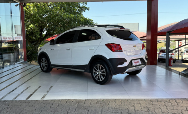 GM - Chevrolet ONIX HATCH ACTIV 1.4 8V Flex 5p Mec. 2017 Flex-4