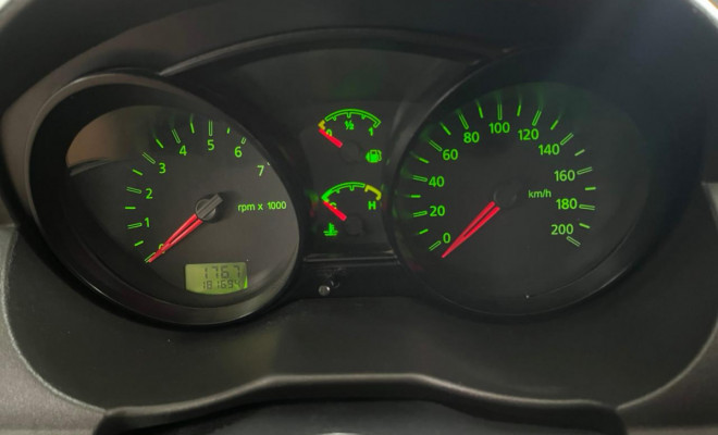 Ford Fiesta Sedan 1.0 8V Flex 4p 2008 Flex-9