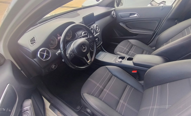 Mercedes-Benz Classe A 200 1.6 TB 16V Urban 156cv Aut. 2014 Gasolina-8