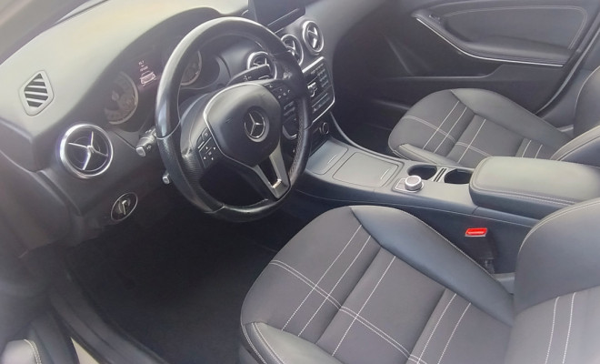 Mercedes-Benz Classe A 200 1.6 TB 16V Urban 156cv Aut. 2014 Gasolina-5
