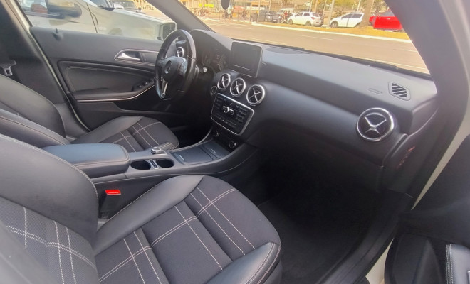 Mercedes-Benz Classe A 200 1.6 TB 16V Urban 156cv Aut. 2014 Gasolina-7