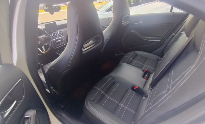 Mercedes-Benz Classe A 200 1.6 TB 16V Urban 156cv Aut. 2014 Gasolina-6