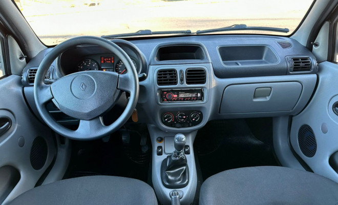 Renault Clio 1.0 Hi-Flex - 2012-8