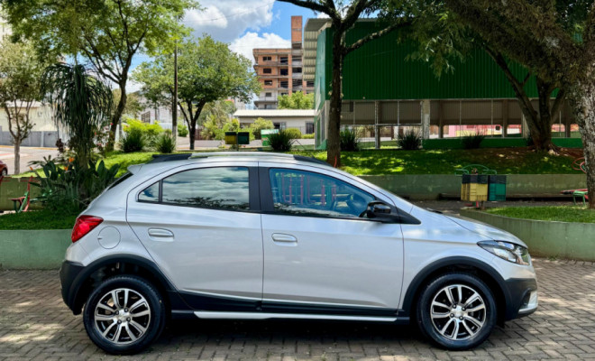 GM - Chevrolet ONIX HATCH ACTIV 1.4 8V Flex 5P Aut. 2018 Flex-8