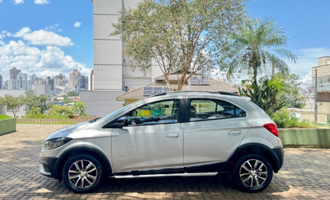 GM - Chevrolet ONIX HATCH ACTIV 1.4 8V Flex 5P Aut. 2018 Flex-9