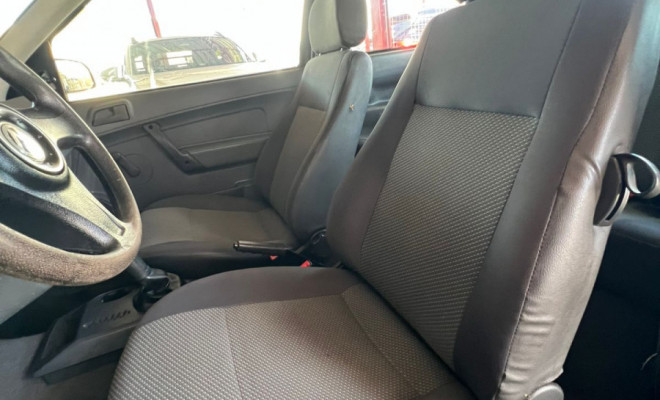 VW - VolksWagen Gol City (Trend) 1.0 Mi Total Flex 8V 2p 2013 Flex-8