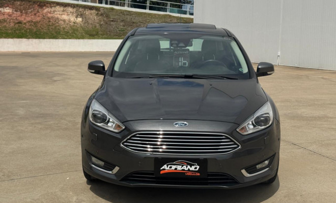 FOCUS TITANIUM 2.0 2016 | TETO SOLAR E EXCELENTE NÍVEL DE EQUIPAMENTOS.-0