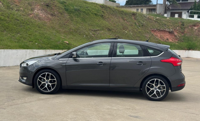 FOCUS TITANIUM 2.0 2016 | TETO SOLAR E EXCELENTE NÍVEL DE EQUIPAMENTOS.-18