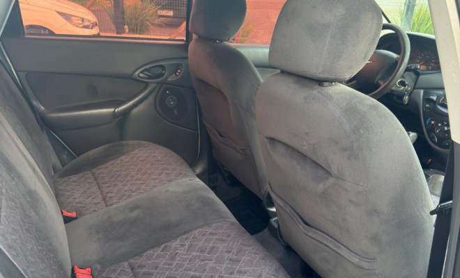 Ford Focus 2.0 16V/ 2.0 16V Flex 5p 2003 Gasolina-2