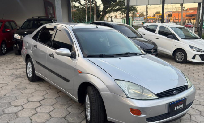 Ford Focus 2.0 16V/ 2.0 16V Flex 5p 2003 Gasolina
