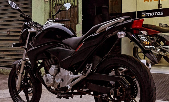 HONDA CB 300R/ ano 2012-2