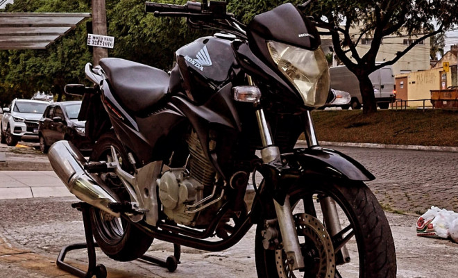 HONDA CB 300R/ ano 2012-0