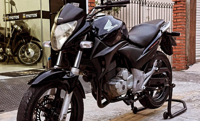 HONDA CB 300R/ ano 2012