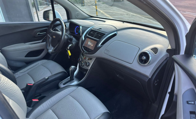 TRACKER LTZ 1.8 C/ Teto Aut 2015-7