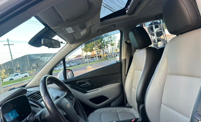 TRACKER LTZ 1.8 C/ Teto Aut 2015-8