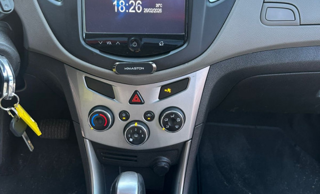 TRACKER LTZ 1.8 C/ Teto Aut 2015-13