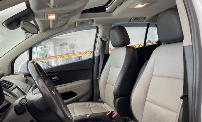 TRACKER LTZ 1.8 C/ Teto Aut 2015-8