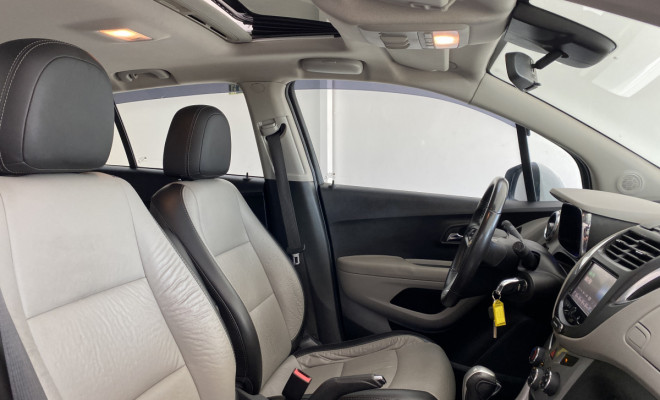 TRACKER LTZ 1.8 C/ Teto Aut 2015-9