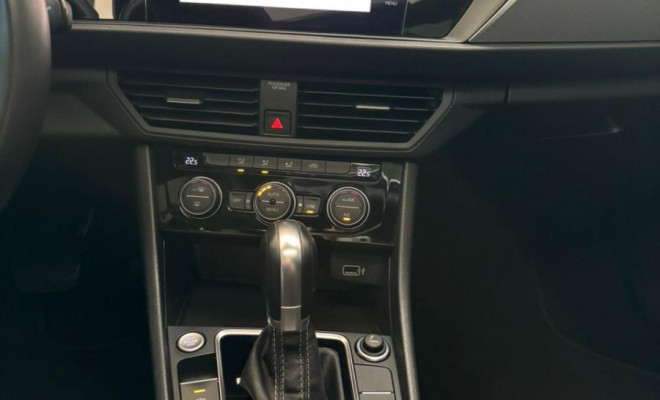 VW - VolksWagen JETTA R-Line 250 TSI 1.4 Flex 16V Aut. 2018 Flex-7