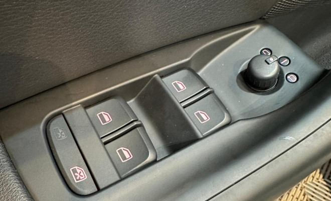 Audi Q3 2.0 TFSI Quat. 170/180cv S-tronic 5p 2016 Gasolina-12