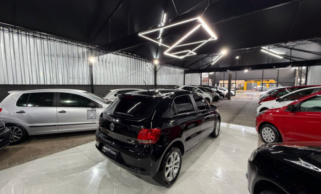 VW - VolksWagen Gol (novo) 1.0 Mi Total Flex 8V 4p 2014 Flex-2