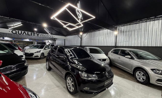 VW - VolksWagen Gol (novo) 1.0 Mi Total Flex 8V 4p 2014 Flex