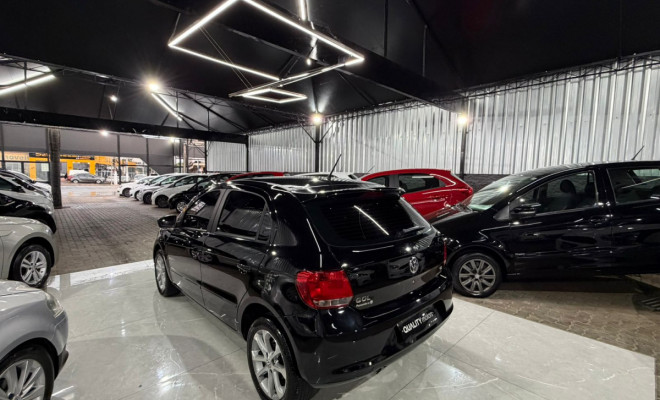 VW - VolksWagen Gol (novo) 1.0 Mi Total Flex 8V 4p 2014 Flex-4