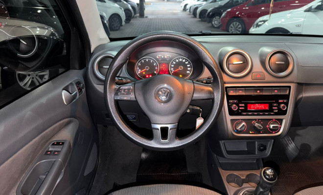 VW - VolksWagen Gol (novo) 1.0 Mi Total Flex 8V 4p 2014 Flex-7