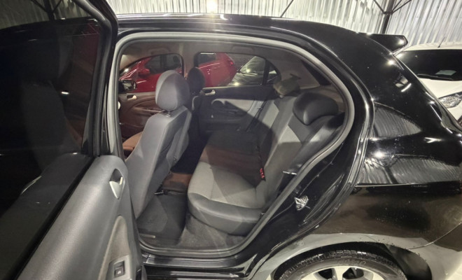 VW - VolksWagen Gol (novo) 1.0 Mi Total Flex 8V 4p 2014 Flex-10