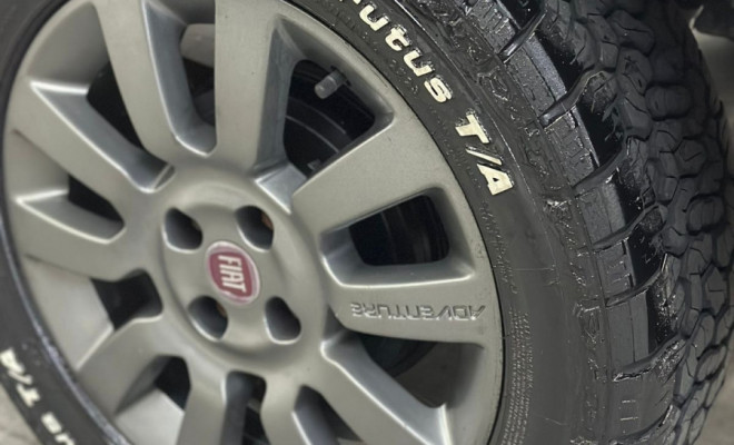 Fiat Strada Adventure1.8/ 1.8 LOCKER Flex CD 2018 Flex-9