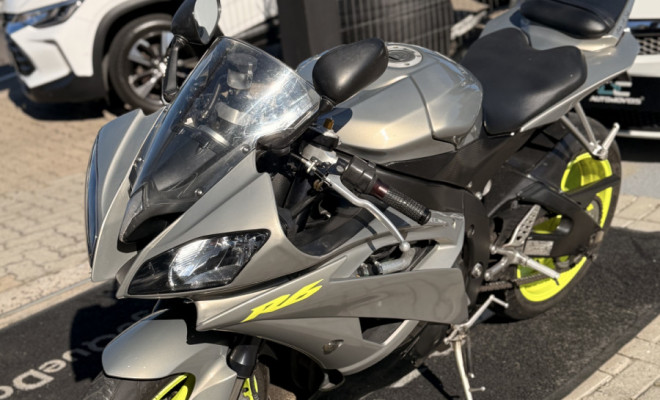 YAMAHA YZF R-6 600 2010 Gasolina-9