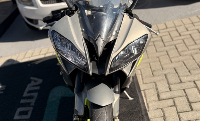 YAMAHA YZF R-6 600 2010 Gasolina-6