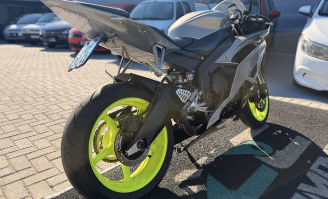 YAMAHA YZF R-6 600 2010 Gasolina-10