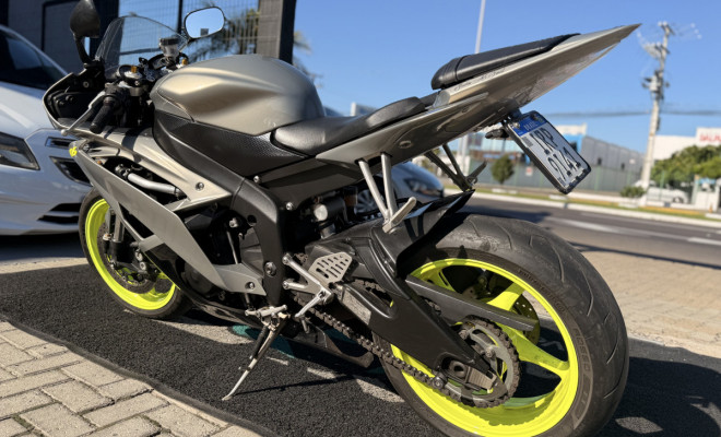 YAMAHA YZF R-6 600 2010 Gasolina-7