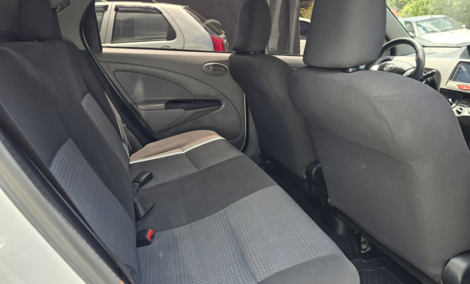 Toyota ETIOS XS  1.3 Flex 16V 5p Mec. 2013 Flex-9
