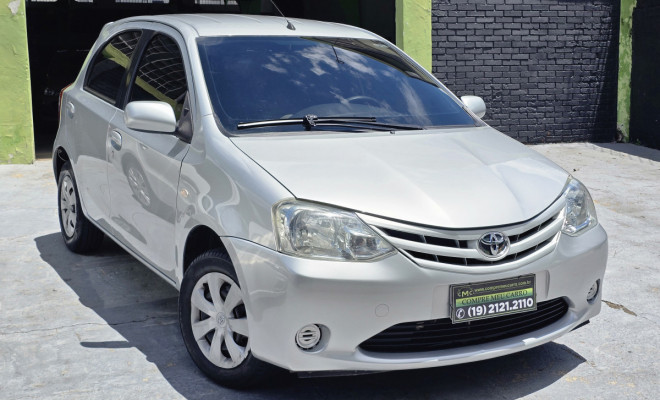 Toyota ETIOS XS  1.3 Flex 16V 5p Mec. 2013 Flex-1