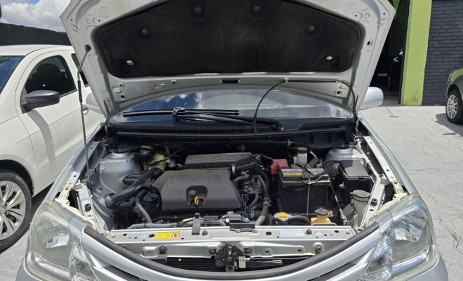 Toyota ETIOS XS  1.3 Flex 16V 5p Mec. 2013 Flex-8