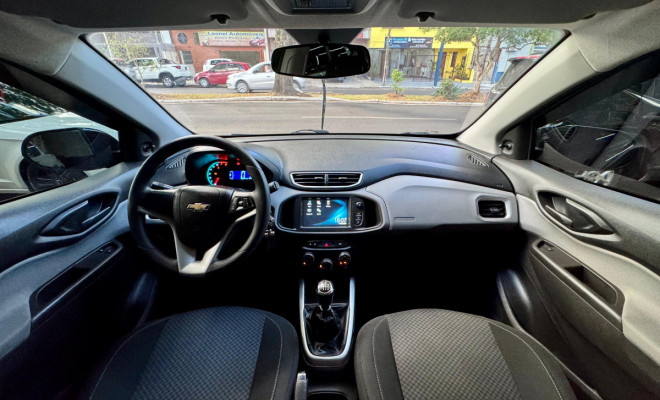 GM - Chevrolet ONIX HATCH LT 1.4 8V FlexPower 5p Mec. 2018 Flex-6
