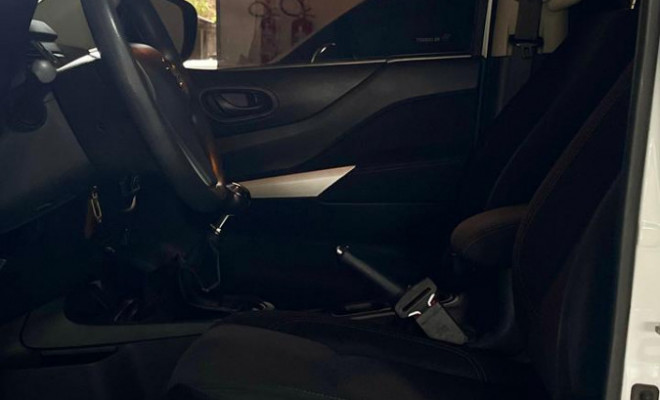 Nissan Frontier S CD 4x4 2.3 TB Diesel Mec. 2022 Diesel-9