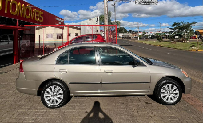 Honda Civic Sedan LX 1.7 16V 115cv Mec. 4p 2001 Gasolina-4
