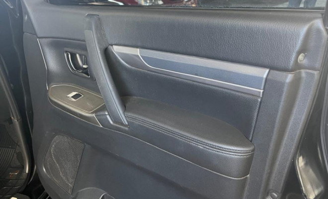 Mitsubishi Pajero HPE Full 3.2 4x4 T.I.Dies. 5p Aut 2019 Diesel-4