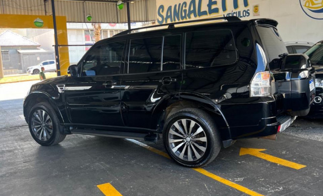 Mitsubishi Pajero HPE Full 3.2 4x4 T.I.Dies. 5p Aut 2019 Diesel-1