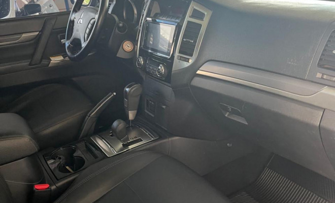 Mitsubishi Pajero HPE Full 3.2 4x4 T.I.Dies. 5p Aut 2019 Diesel-2