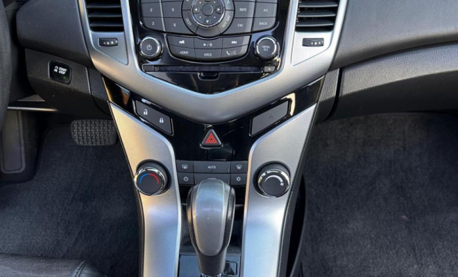 GM - Chevrolet CRUZE HB Sport LTZ 1.8 16V FlexP. 5p Aut 2013 Flex-16