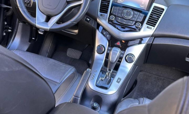 GM - Chevrolet CRUZE HB Sport LTZ 1.8 16V FlexP. 5p Aut 2013 Flex-12
