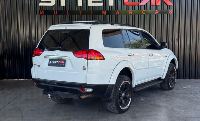 Mitsubishi Pajero DAKAR HPE 3.2 4x4 T.I Dies 5p Aut 2013 Diesel-2