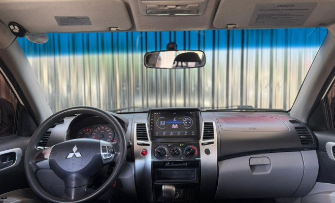 Mitsubishi Pajero DAKAR HPE 3.2 4x4 T.I Dies 5p Aut 2013 Diesel-6